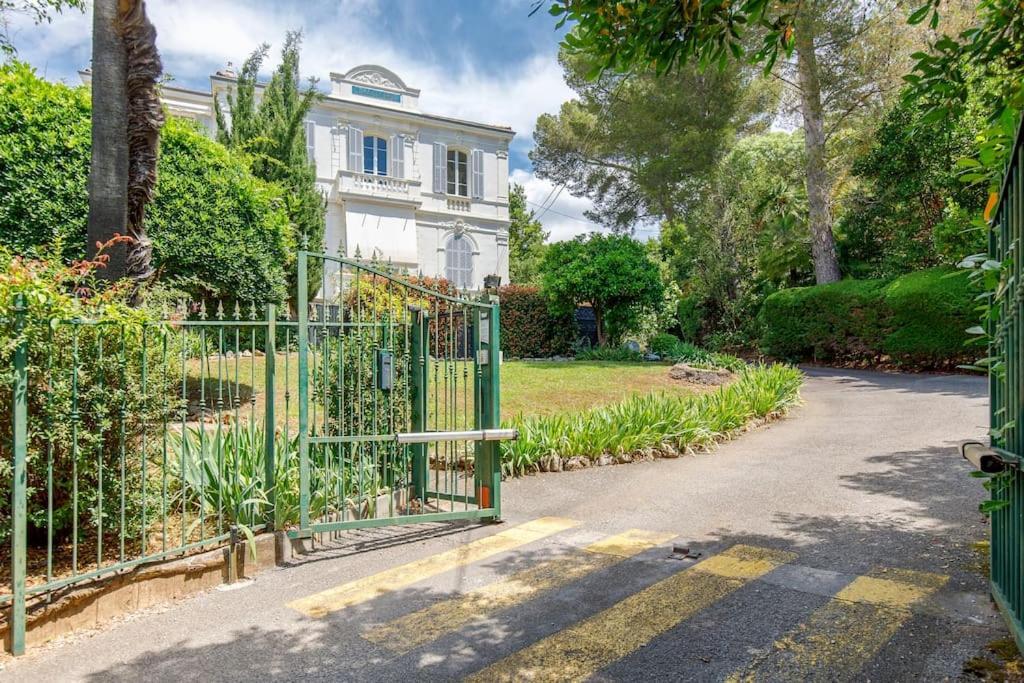 L'Annonciade-Calme-Terrasse-Parking Apartment คานส์ ภายนอก รูปภาพ